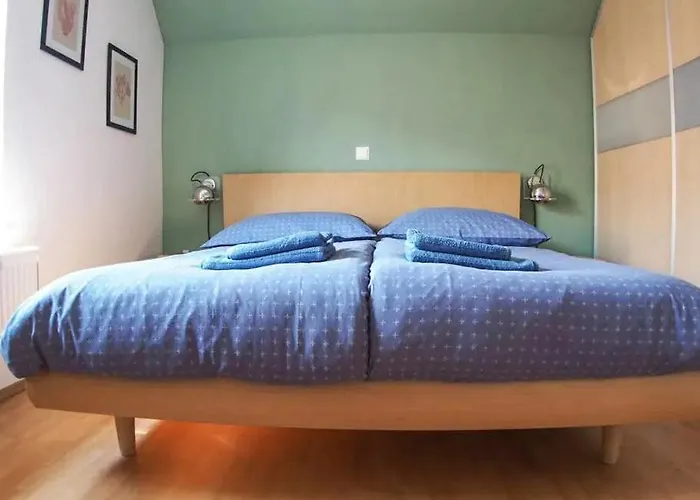 Krakovo By The River شقة